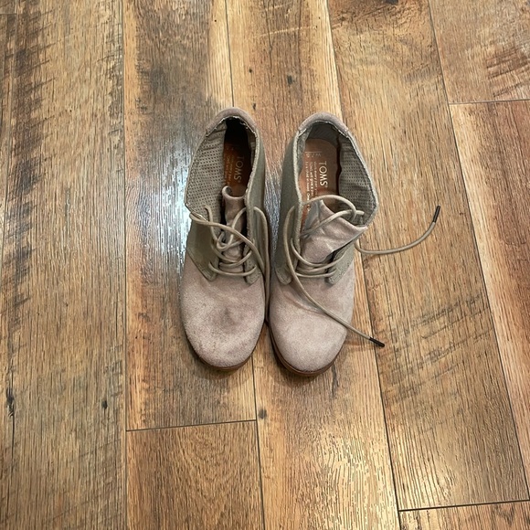 Toms Shoes - Women’s Tom booties- Tan